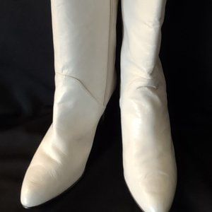 Thayer McNeil cream 3" heel knee-high boots, size 8.5M